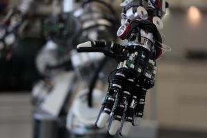 Humanoid bis in die Fingerspitzen: Menschenähnliche Roboter stehen im Mittelpunkt  der zweiten Filmstaffel des Projekts InsideScience (Quelle: InsideScience)