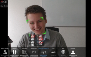Der Computer erkennt sein Gegenüber und kann Alter, Geschlecht, Gemütszustand und Blick interpretieren. (Bild: KIT) 