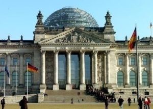 Counseling of the German Bundestag: The Office for Technology Assessment monitors and analyzes scientific-technical trends. (Photo: Deutscher Bundestag/Lichtblick/Achim Melde)