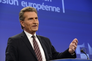Der EU-Kommissar für Energie Günther Oettinger ist Inhaber der Heinrich-Hertz-Gastprofessur 2013. (Foto: European Commission) 