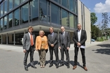 Oberbürgermeister Frank Mentrup, Ministerin Theresia Bauer, KIT-Präsident Holger Hanselka, KIT-Vizepräsident Alexander Wanner und Dominik Dürrschnabel, Vermögen und Bau BW (v.l.n.r., Foto: Markus Breig, KIT)