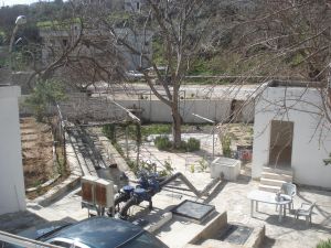 Die Trinkwasserquelle Hazzir versorgt Teile der Region Wadi Shueib. Die Gründe für Kontamination mit Nitraten und Fäkalien hat das Projekt SMART aufgedeckt (Bild: SMART/KIT)