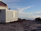Mit Infrarot-Spektrometern lässt sich die Luftzusammensetzung  in der Atmosphäre bestimmen. Auf Teneriffa betreiben das KIT und der spanische Wetterdienst gemeinsam einen Messcontainer (Foto: Thomas Blumenstock, KIT).