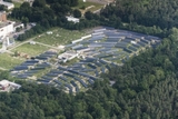 Technologien wie der Solarspeicherpark des KIT speisen dank Batterien und moderner Informationstechnologie Sonnenstrom verlässlich ins Stromnetz ein.(Bild: Markus Breig, KIT)