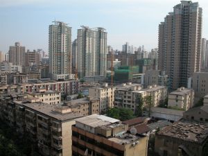 Besonders in den boomenden Megastädten der Welt – wie hier in Shanghai – birgt der Immobiliensektor ein enormes Nachhaltigkeitspotential (Bild: David Lorenz / KIT)