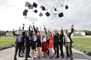 In July, 80 graduates from the Schools of the International Department will celebrate their internationally recognized degrees. (Photo: International Department / KIT)