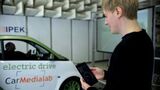 Das Elektroniksystem ELISE stellt Fahrzeugdaten in Echtzeit und kabellos zur Verfügung. (Bild: KIT/e-mobil BW)