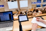 Digitale Umgebungen für das Lernen und Lehren an Hochschulen sind Thema eines Symposiums des Zentrums für Mediales Lernen am KIT. (Foto: Harry Marx) 