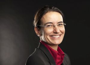 Erforscht globale Produktionsstrategien und setzt sich für die Förderung des  wissenschaftlichen Nachwuchses ein: Gisela Lanza (Foto: Markus Breig, KIT) 