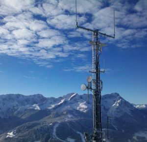 From radiation differences between transmission masts of mobile network operators, meteorologists can derive information on rainfalls. (Photo: Christian Chwala)