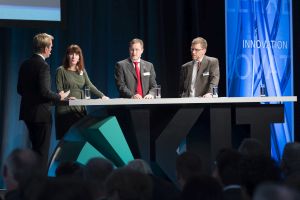  „Mobile Zukunft, Digitalisierung, Energiewende: Was kann Technik hier bewirken?“: Über diese Frage sprach Moderator Markus Brock mit Rafaela Hillerbrand, Veit Hagenmeyer und Martin Doppelbauer.  (v.l.n.r.; Foto: Markus Breig, KIT)