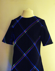 Luminous fibers produce changing tartan patterns on clothing. (Photo: L. Fraguada/E. Bigger)