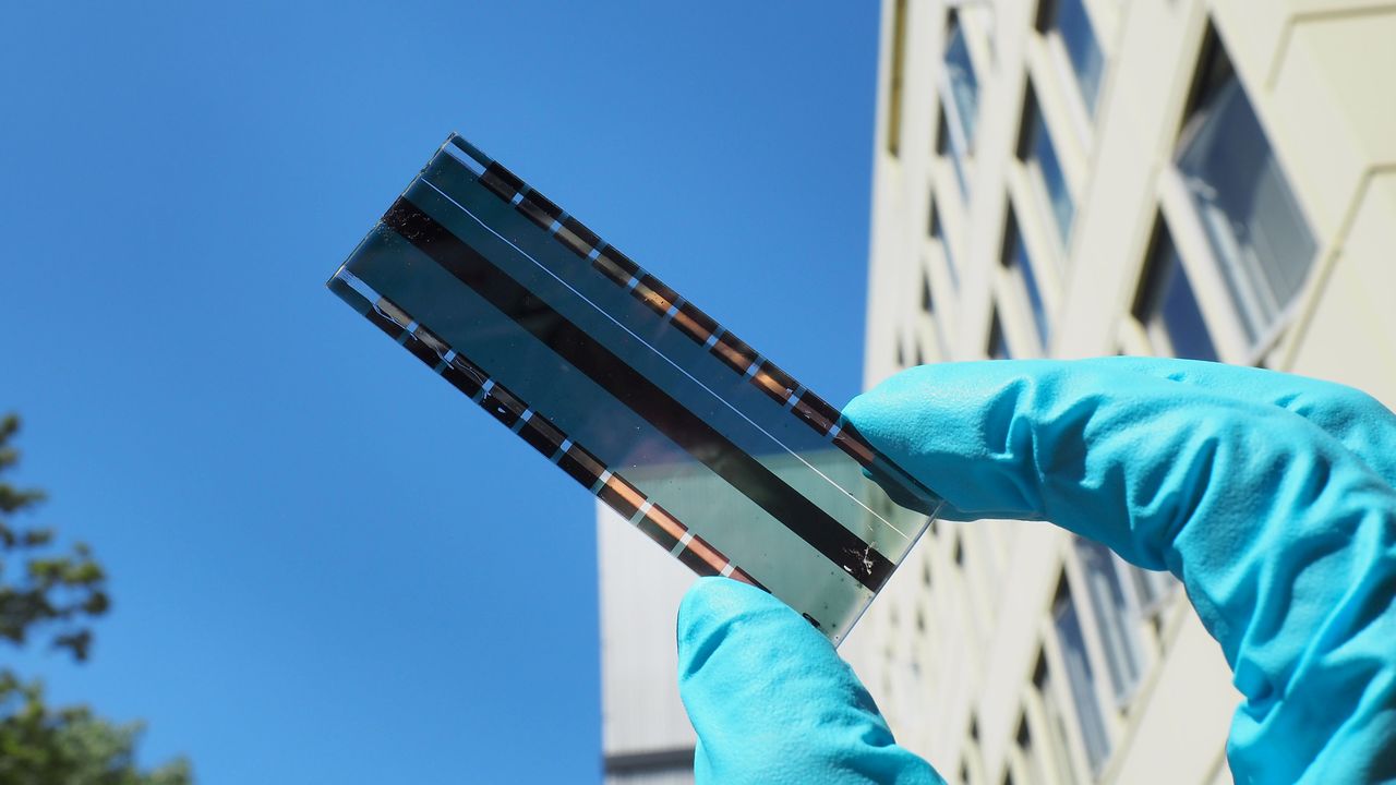 Organic solar cells can be adapted to various applications in terms of shape, color, and transparency for use in sunglasses or facades. (Photo: Janek Benz, KIT)