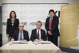 The partners signing the endowment agreement. From left to right: Katharina Ludwig, Johann Soder (both SEW-EURODRIVE), Holger Hanselka, Thomas Hirth (both KIT). (Photo: KIT) 