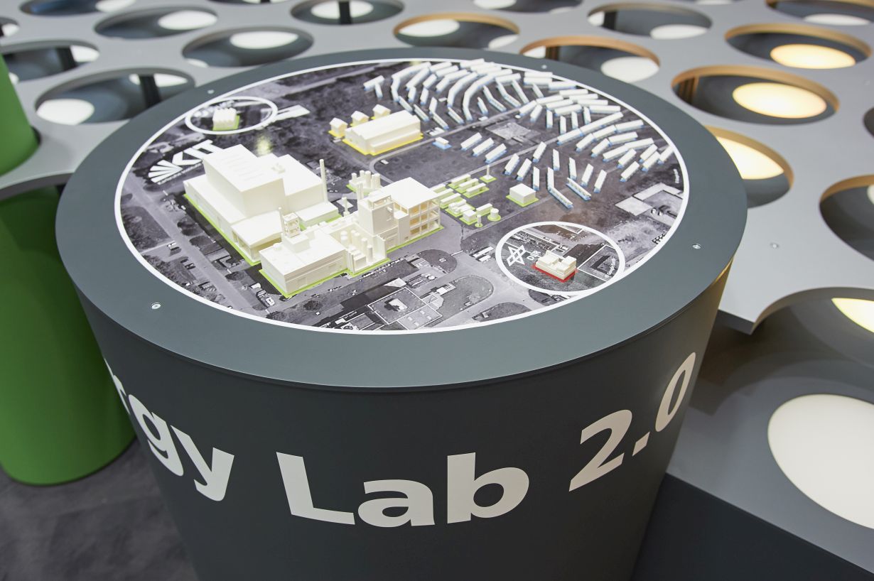 Prägungen und Erwartungen fließen oft in wissenschaftliche Modelle ein. Am Beispiel von Energy Lab 2.0 sollen diese Mechanismen besser verstanden werden. (Bild: KIT)