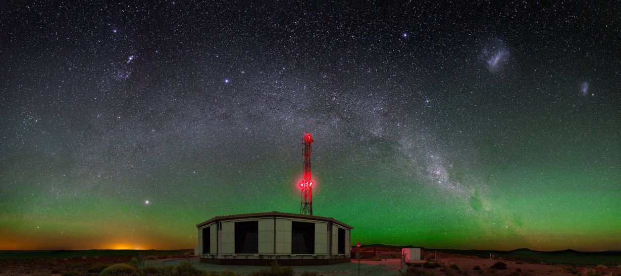 Das Pierre-Auger-Observatorium in der argentinischen Pampa misst die höchstenergetische Komponente der kosmischen Strahlung (Foto: Auger Collaboration, Steven Saffi los Morados)