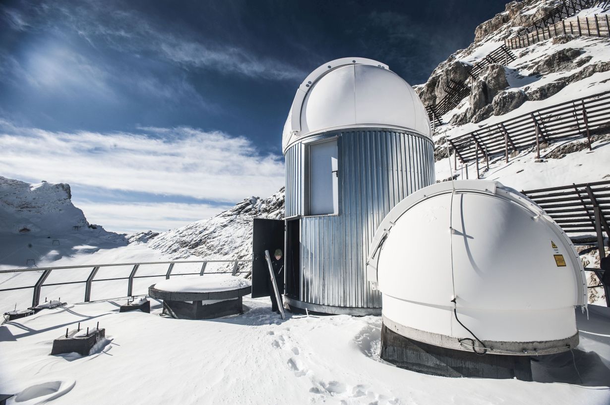 On the Zugspitze summit, researchers of KIT study the impacts of climate change on the Alps. (Photo: Markus Breig, KIT)