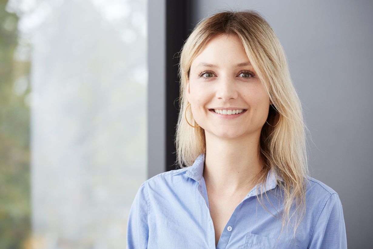 Katharina E. Schratz warb einen ERC Starting Grant ein und entwickelt Methoden rund um nicht-linieare partielle Differentialgleichungen. (Foto: Magali Hauser, KIT)