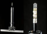 NMR-Probenkopf (links) mit miniaturisiertem Detektor (rechts). In HiSCORE werden solche Detektoren mit leistungsfähiger Hyperpolarisation kombiniert, um das Bindungsgeschehen von Wirkstoffkandidaten zu erfassen. (Fotos: Markus Breig, KIT)