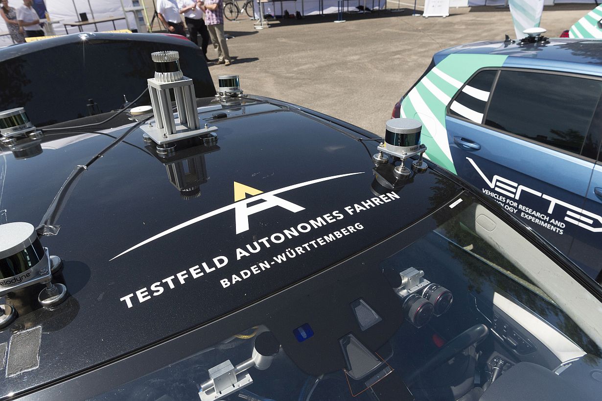 Automated vehicles are equipped with sensors to measure information about them and their environment. (Photo: Markus Breig, KIT)