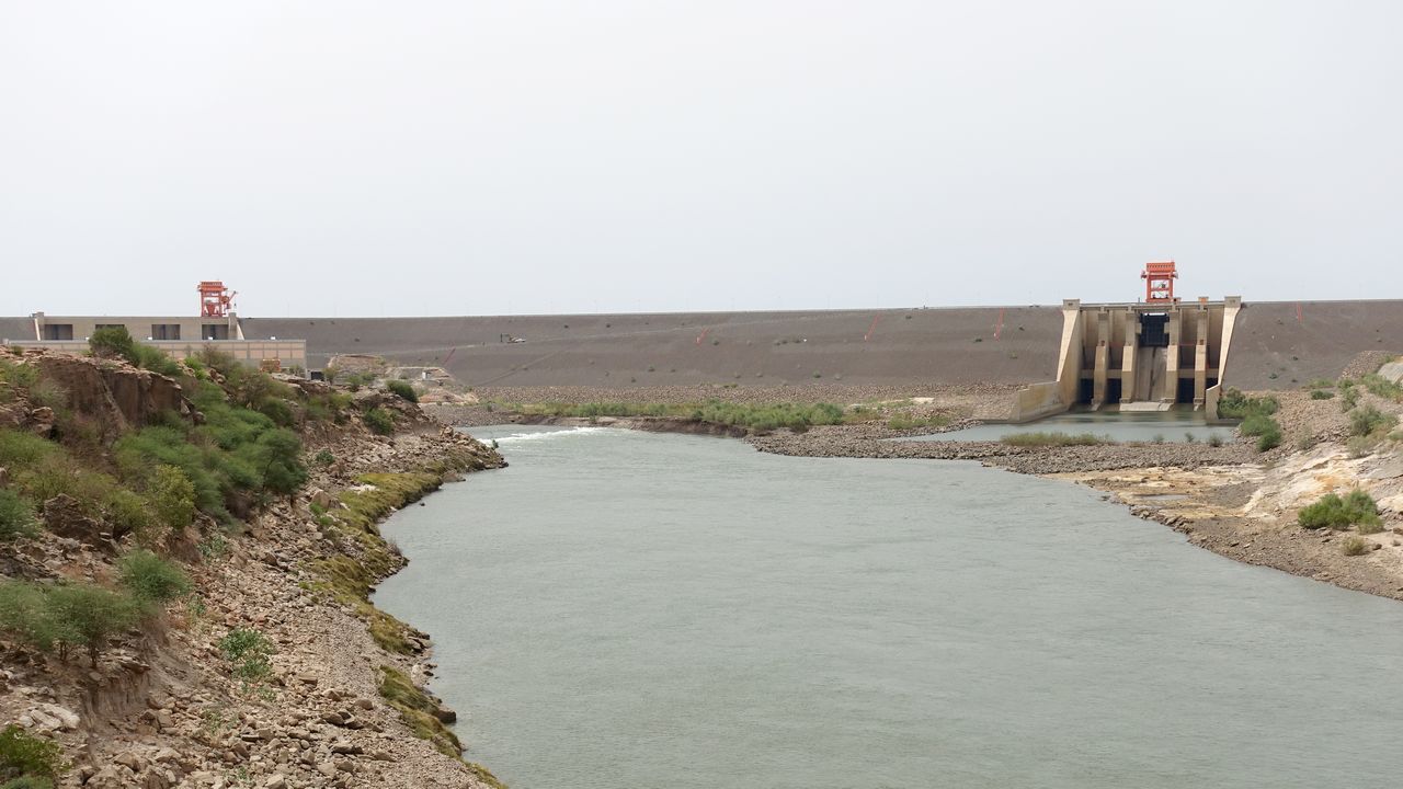 Staudamm am Fluss Upper-Atbara im Sudan. Präzise saisonale Niederschlagsprognosen ermöglichen einen optimierten Betrieb. (Foto: Harald Kunstmann/KIT)