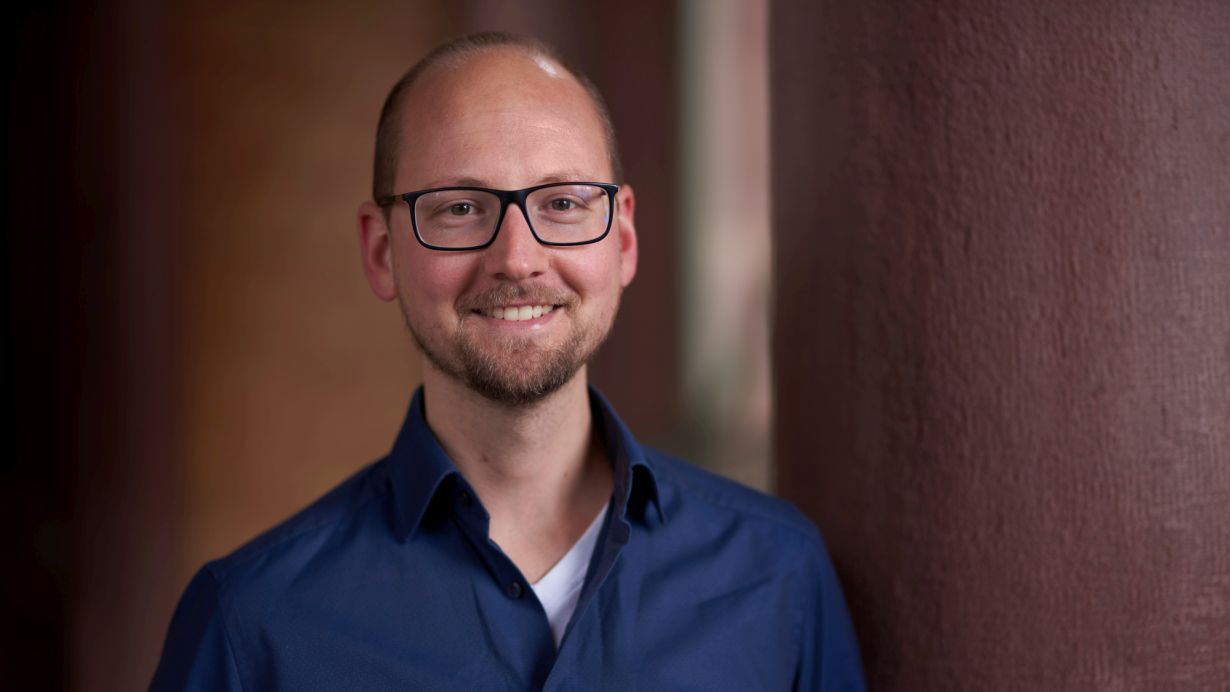 Pascal Friederich erhält einen Heinz Maier-Leibnitz-Preis, die wichtigste Auszeichnung für den wissenschaftlichen Nachwuchs in Deutschland. (Foto: Amadeus Bramsiepe, KIT) 