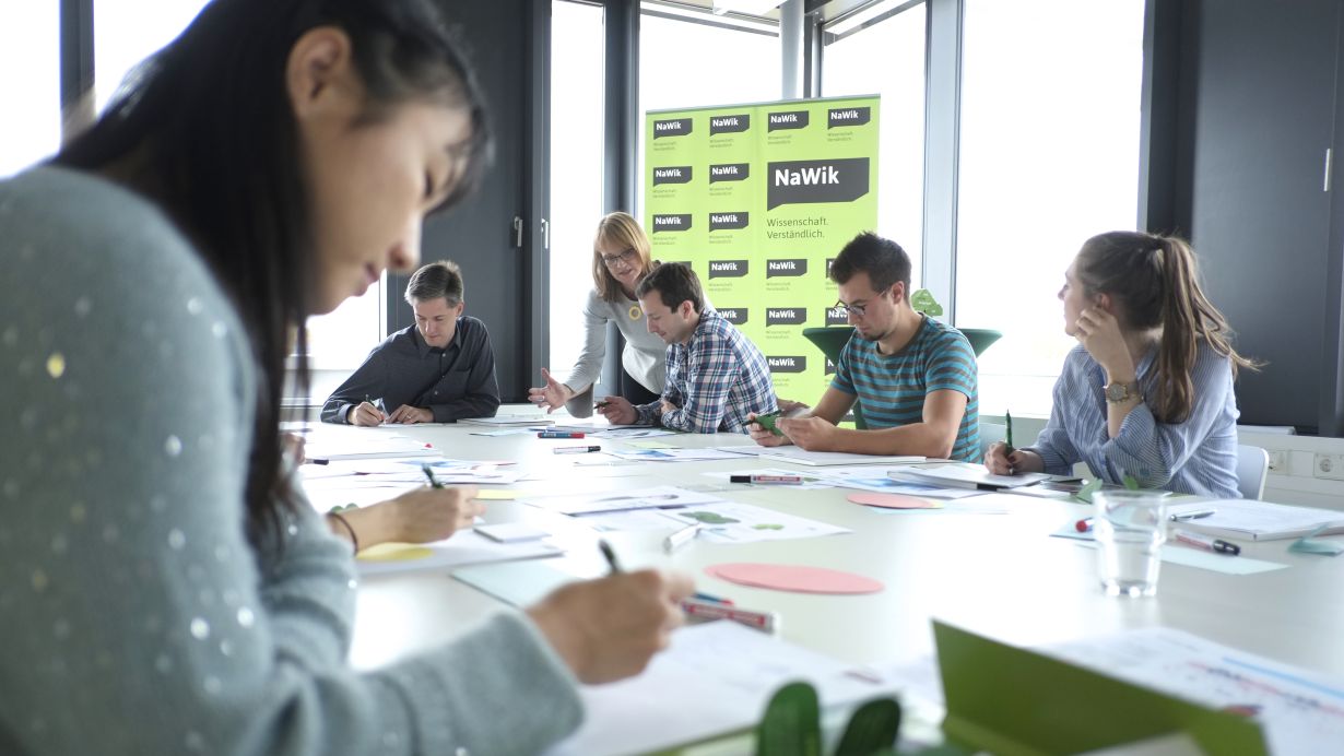 Seit zehn Jahren bietet das NaWik Seminare zur Wissenschaftskommunikation an. Wissenschaftler lernen hier, ihre Forschungsthemen verständlich zu formulieren. (Foto: Tim Wegner, NaWik)