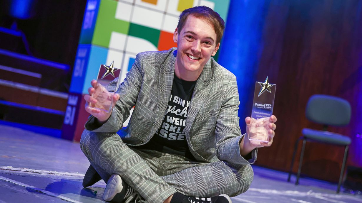 Klimaforscher Dr. Christian Scharun aus dem KIT gewinnt das FameLab Germany (Quelle und Copyright: Sarah Jonek/Bielefeld Marketing GmbH)