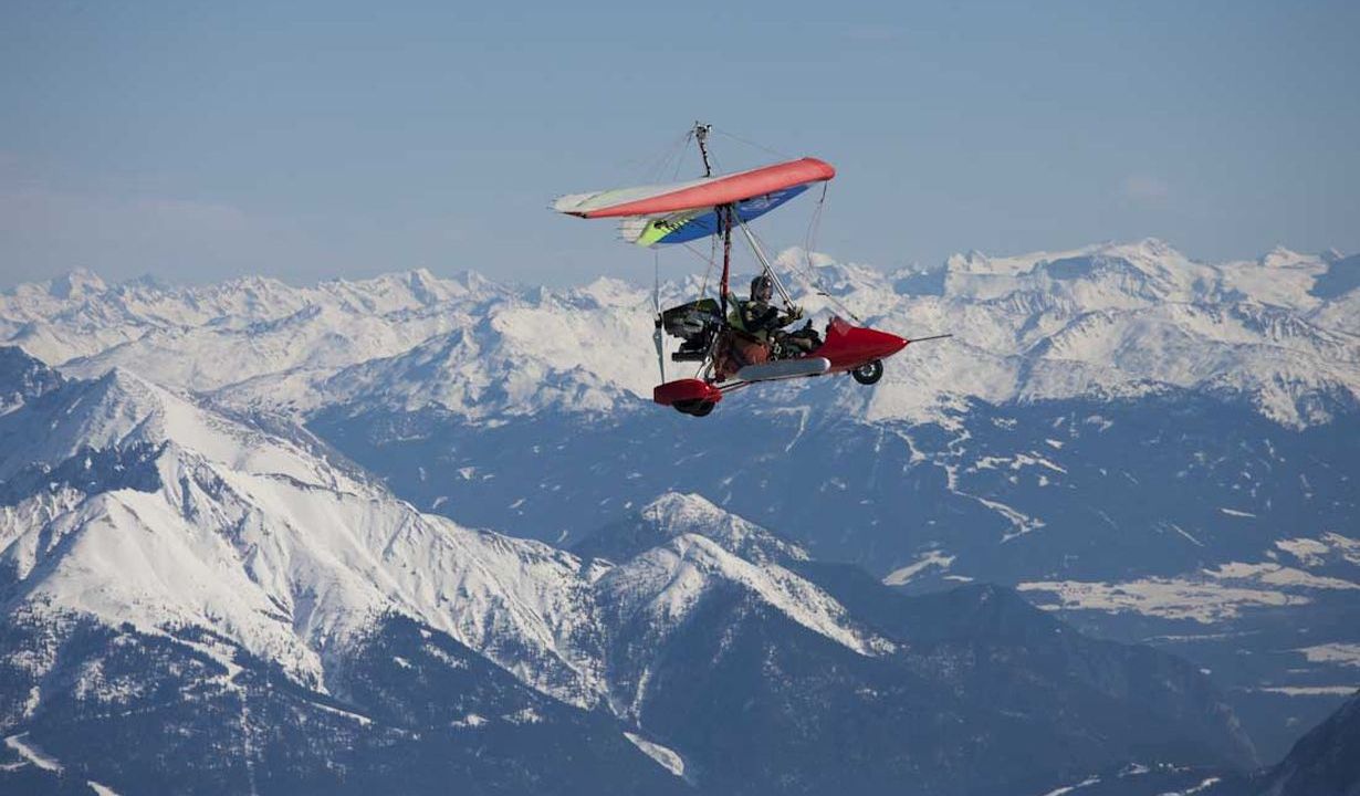 Auf zahlreichen Messflügen steuerte Junkermann das Ultraleichtflugzeug D-MIFU des KIT, das kleinste bemannte Forschungsflugzeug der Welt. (Foto: Bodenbender)