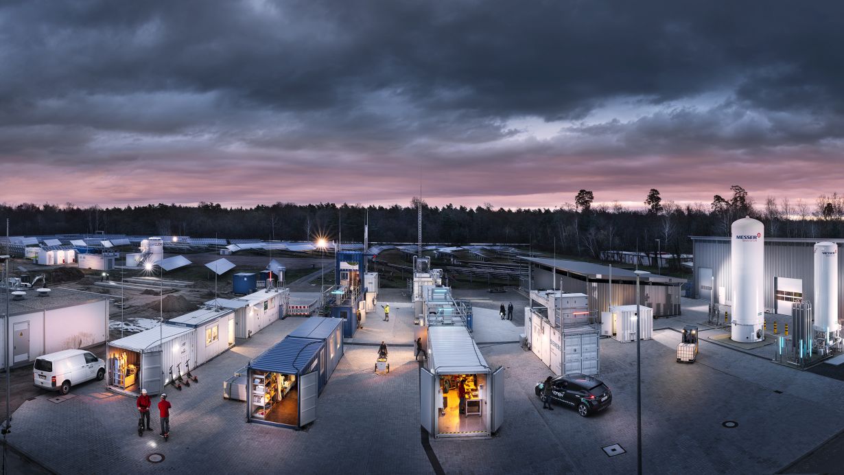 Am Energy Lab 2.0 befassen sich Forschende des KIT mit Wasserstoff und seiner Bedeutung für die Zukunft der Energiewende. (Foto: Amadeus Bramsiepe/Markus Breig, KIT) 