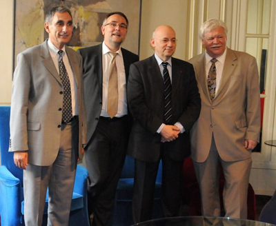 They founded the new German-French center: Jacques Bittoun (University of South Paris), Manfred Nettekoven (RWTH Aachen), Arnold Migus (CNRS), and Horst Hippler (Universität Karlsruhe/KIT). (Photo by: Pierre Durand)