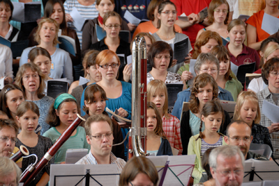 Raumfüllender Klang: KIT-Konzertchor und -Sinfonieorchester bei der ersten gemeinsamen Carmina Burana-Probe für das „Fest“. (Foto: Matthias Schwaiger)