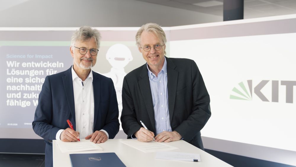 Hesthaven und Mentrup bei der Unterzeichnung des Memorandum of Understanding